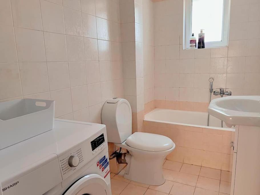Charming 2Bedroom Apartment With Parking Athen Eksteriør billede